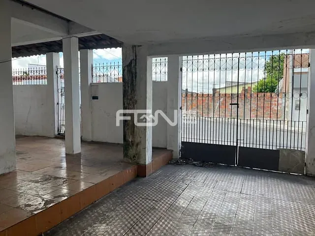 Casa com 390m² 3 quartos e 2 banheiros, à venda, no bairro Centro em Camaçari