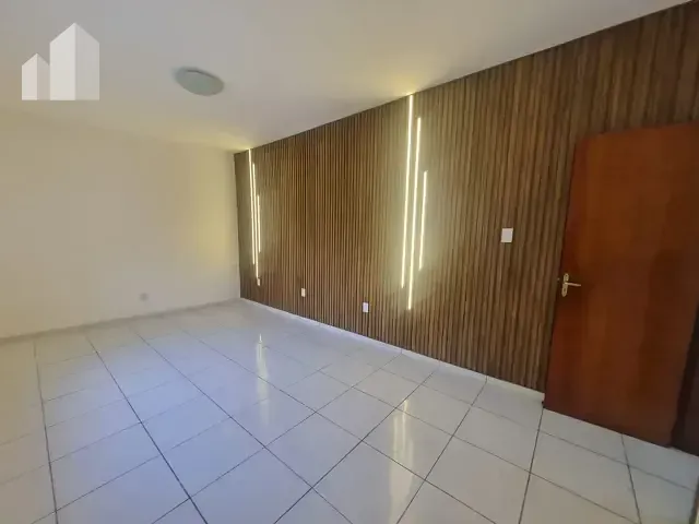 Casa com 80m² 2 quartos e 1 banheiro, para alugar, no bairro Maria da Luz em Nova Iguaçu