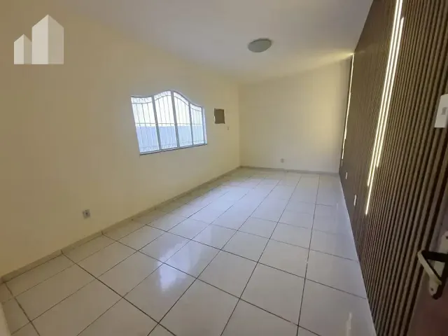 Casa com 80m² 2 quartos e 1 banheiro, para alugar, no bairro Maria da Luz em Nova Iguaçu