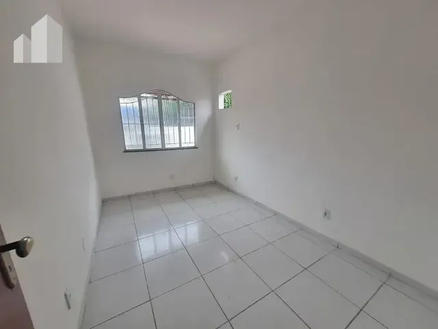 Casa com 80m² 2 quartos e 1 banheiro, para alugar, no bairro Maria da Luz em Nova Iguaçu