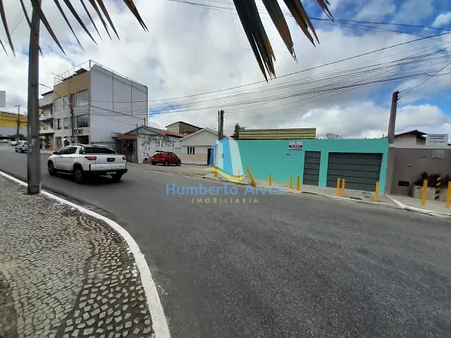 Casa 3 quartos e 1 banheiro, para alugar, no bairro Recreio em Vitória da Conquista