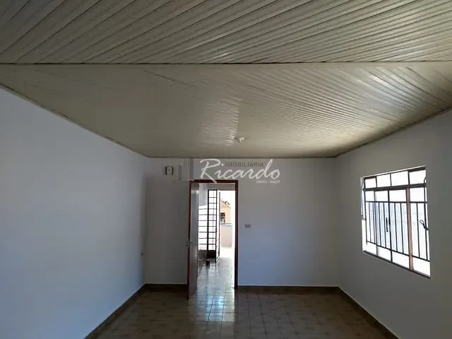 Casa com 485m² 4 quartos e 3 banheiros, à venda, no bairro Centro em Arapongas