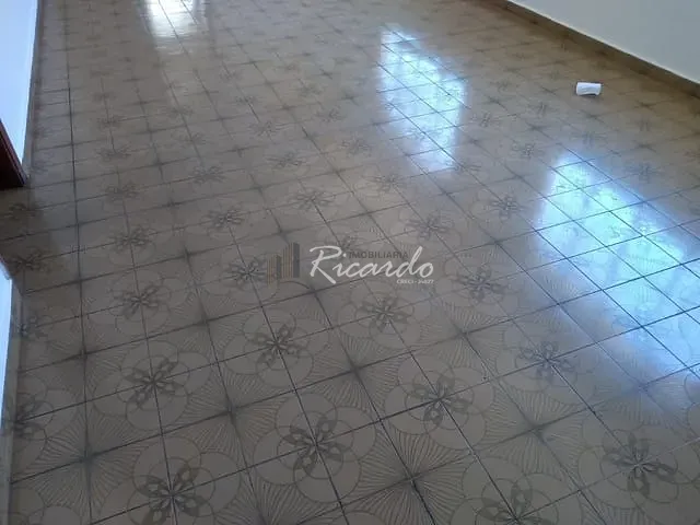 Casa com 485m² 4 quartos e 3 banheiros, à venda, no bairro Centro em Arapongas