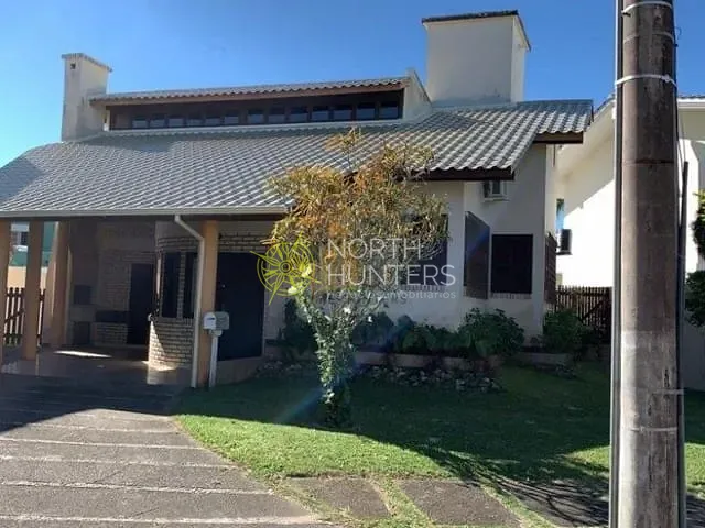 Casa com 450m² 4 quartos e 3 banheiros, para alugar, no bairro Jurerê Internacional em Florianópolis