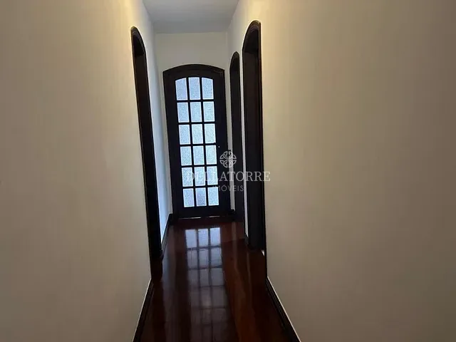 Casa com 1019m² 4 quartos e 3 banheiros, à venda, no bairro Ermitage em Teresópolis