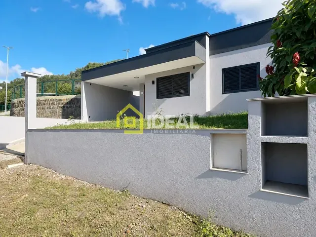 Casa com 116m² 3 quartos e 1 banheiro, à venda, no bairro Sintrial em Concórdia
