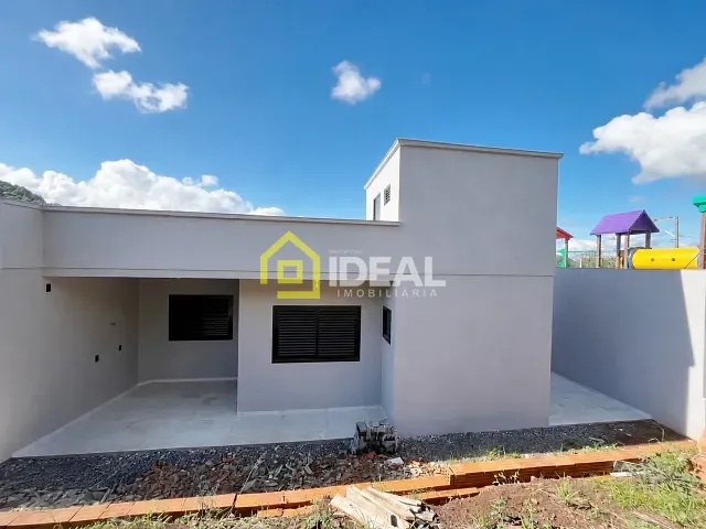 Casa com 116m² 3 quartos e 1 banheiro, à venda, no bairro Sintrial em Concórdia