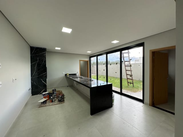 Casa com 300m², à venda, no bairro Vila Salomé em Cambé