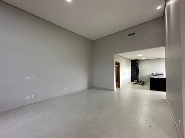 Casa com 300m², à venda, no bairro Vila Salomé em Cambé