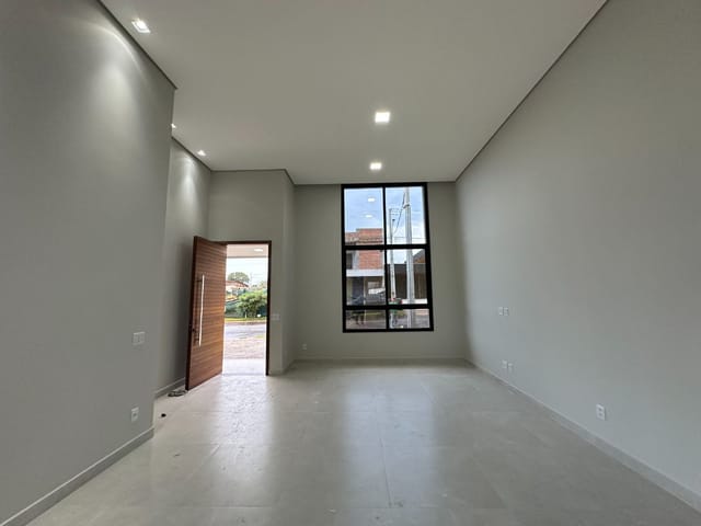 Casa com 300m², à venda, no bairro Vila Salomé em Cambé