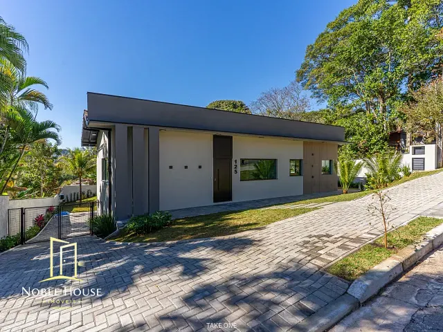 Casa com 800m² 4 quartos e 4 banheiros, à venda, no bairro Marambaia em Vinhedo