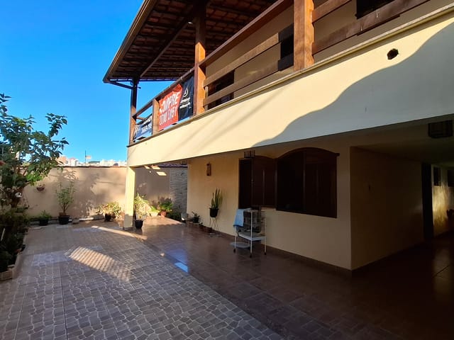 Casa com 298m² 6 quartos e 4 banheiros, à venda, no bairro Alípio de Melo em Belo Horizonte