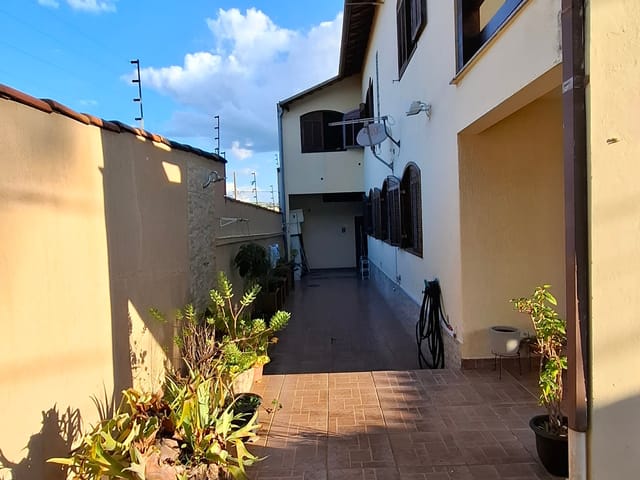Casa com 298m² 6 quartos e 4 banheiros, à venda, no bairro Alípio de Melo em Belo Horizonte