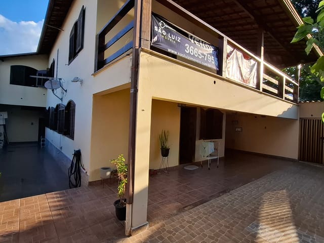 Casa com 298m² 6 quartos e 4 banheiros, à venda, no bairro Alípio de Melo em Belo Horizonte
