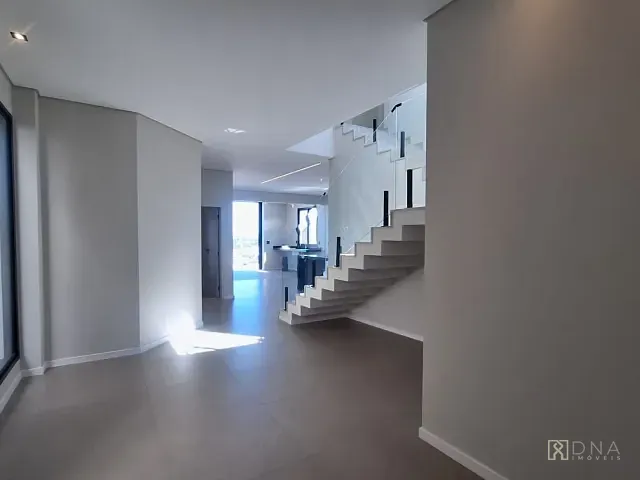 Casa com 330m² 5 quartos e 6 banheiros, à venda, no bairro Urbanova em São José dos Campos