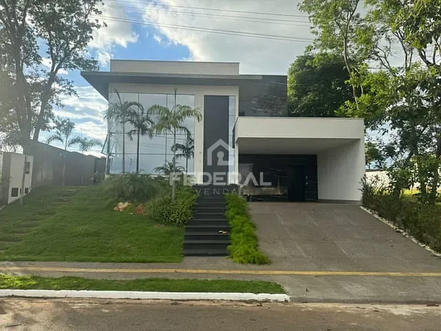 Casa com 535m² 4 quartos e 6 banheiros, à venda, no bairro Condomínio do Lago 2ª Etapa em Goiânia