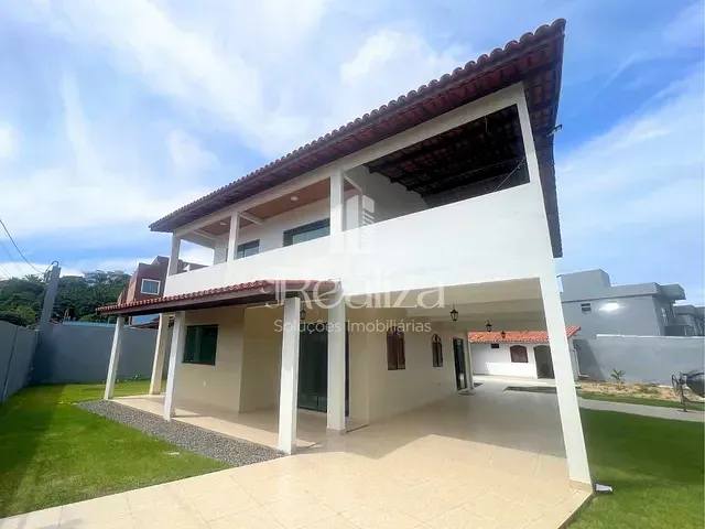 Casa 4 quartos e 5 banheiros, para alugar, no bairro Nossa Senhora da Vitória em Ilhéus