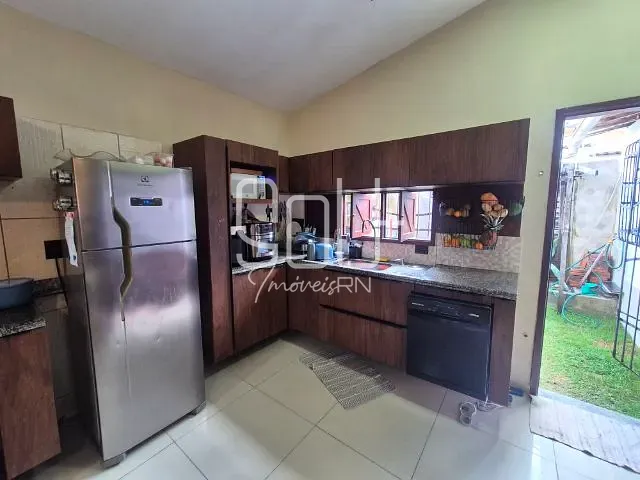 Casa 3 quartos e 3 banheiros, à venda, no bairro Emaús em Parnamirim