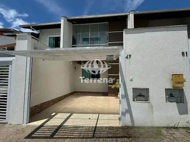 Casa com 150m² 3 quartos e 3 banheiros, para alugar, no bairro Água Verde em Blumenau
