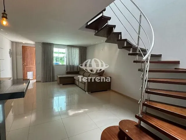 Casa com 150m² 3 quartos e 3 banheiros, para alugar, no bairro Água Verde em Blumenau
