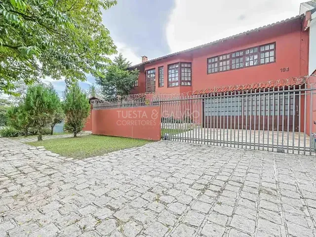 Casa com 318m² 4 quartos e 8 banheiros, à venda, no bairro Jardim Social em Curitiba