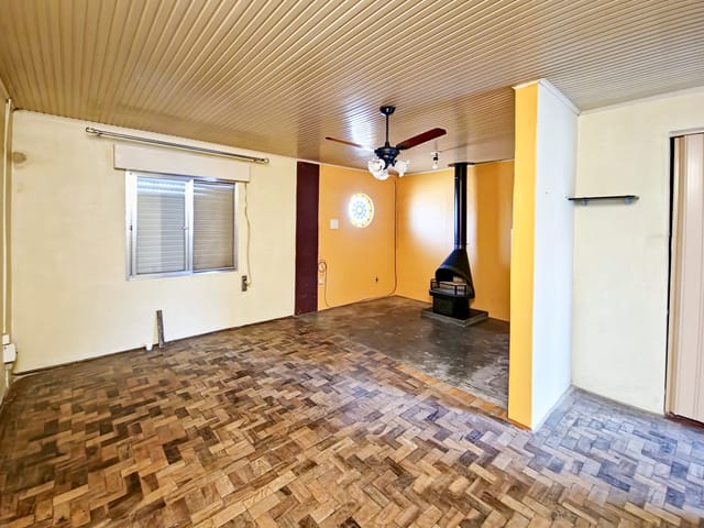 Casa com 200m² 2 quartos e 1 banheiro, à venda, no bairro Fragata em Pelotas