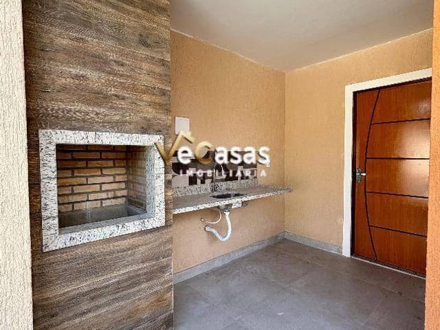 Casa com 120m² 3 quartos e 2 banheiros, à venda, no bairro Village Rio das Ostras em Rio das Ostras