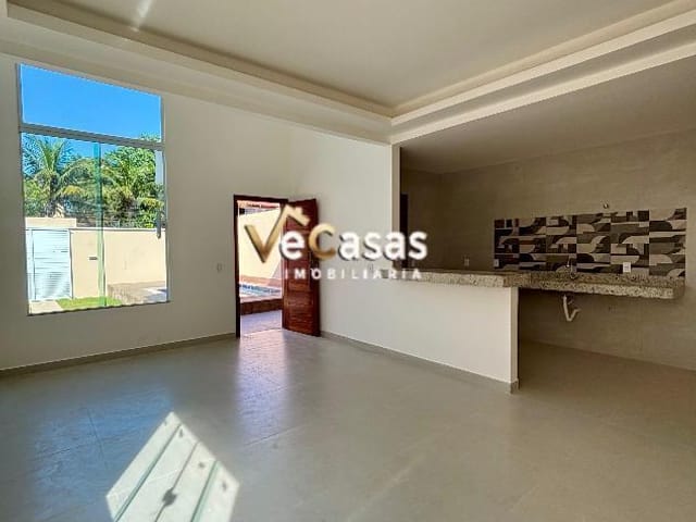 Casa com 120m² 3 quartos e 2 banheiros, à venda, no bairro Village Rio das Ostras em Rio das Ostras