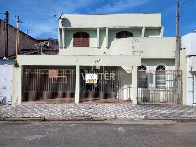 Casa com 250m² 5 quartos e 3 banheiros, à venda, no bairro Jardim Ana Emilia em Taubaté