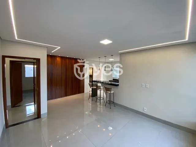 Casa com 325m² 3 quartos e 2 banheiros, à venda, no bairro Recanto do Bosque em Araxá