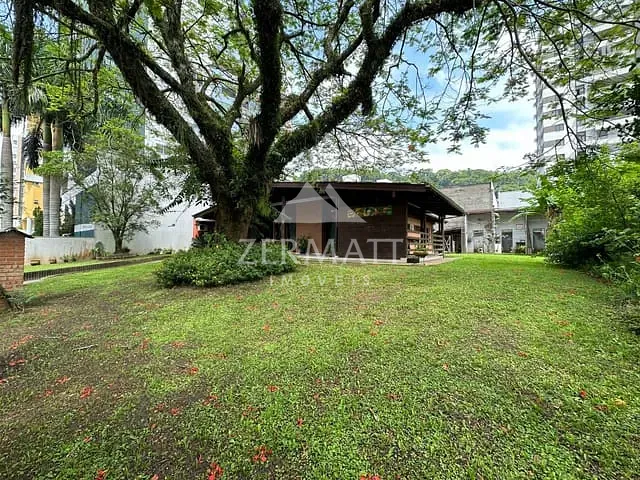 Casa com 1440m² 4 quartos e 3 banheiros, à venda, no bairro Vila Nova em Blumenau