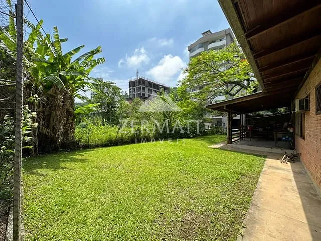 Casa com 1440m² 4 quartos e 3 banheiros, à venda, no bairro Vila Nova em Blumenau