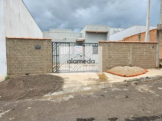 Casa 2 quartos e 1 banheiro, à venda ou para alugar, no bairro JARDIM PARAISO em Jacarezinho