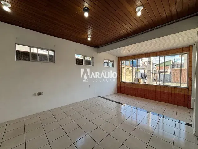 Casa com 145m² 3 quartos e 2 banheiros, para alugar, no bairro São Domingos em Navegantes