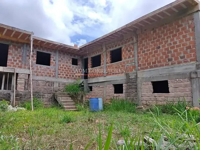 Casa com 1175m² 4 quartos e 3 banheiros, à venda, no bairro Itacolomi III (Itacolomi) em Gravataí