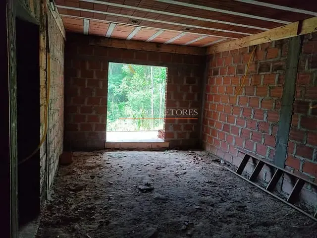 Casa com 1175m² 4 quartos e 3 banheiros, à venda, no bairro Itacolomi III (Itacolomi) em Gravataí