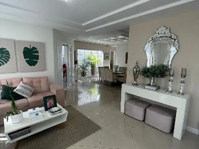 Casa 4 quartos e 5 banheiros, à venda, no bairro Jardim Amália em Volta Redonda