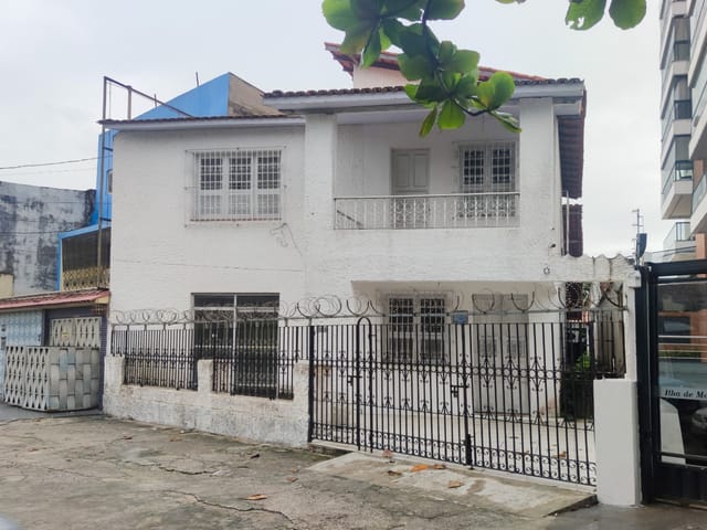 Casa 4 quartos e 2 banheiros, à venda, no bairro São Brás em Belém