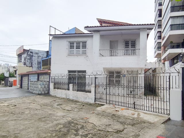 Casa 4 quartos e 2 banheiros, à venda, no bairro São Brás em Belém