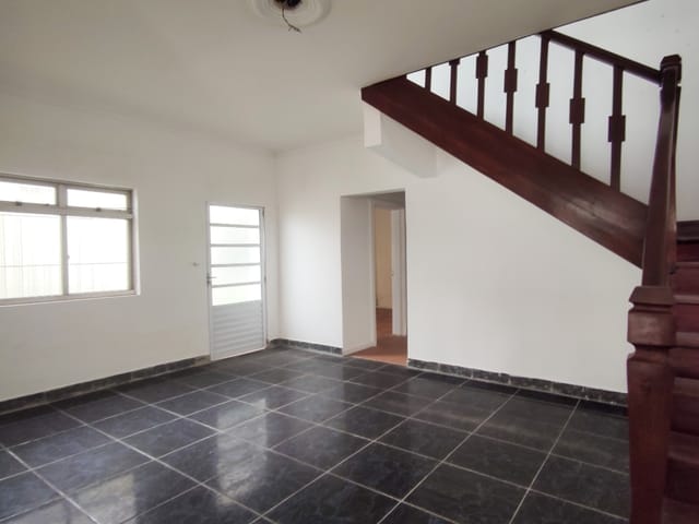 Casa 4 quartos e 2 banheiros, à venda, no bairro São Brás em Belém