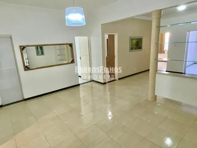 Casa com 450m² 6 quartos e 6 banheiros, à venda, no bairro Suíssa em Aracaju