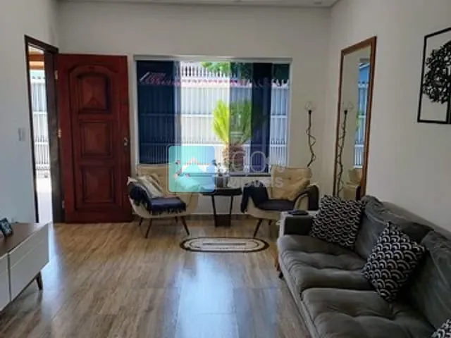 Casa com 302m² 2 quartos e 2 banheiros, à venda, no bairro Vila Tesouro em São José dos Campos