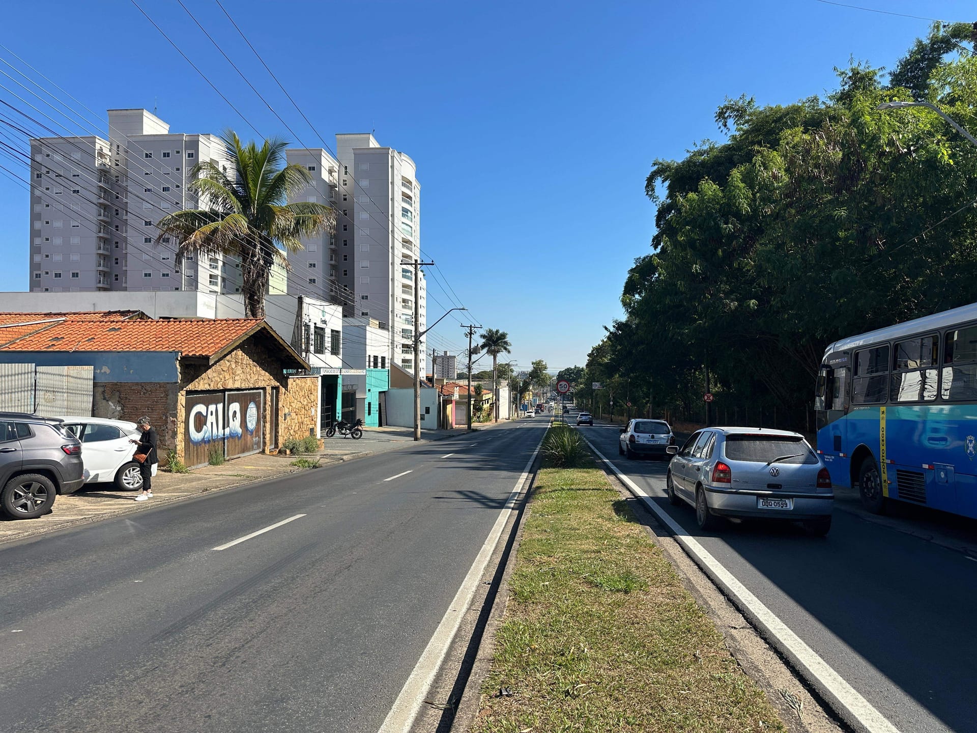 Casa à venda e aluguel com 1 quarto, 110m² - Foto 1