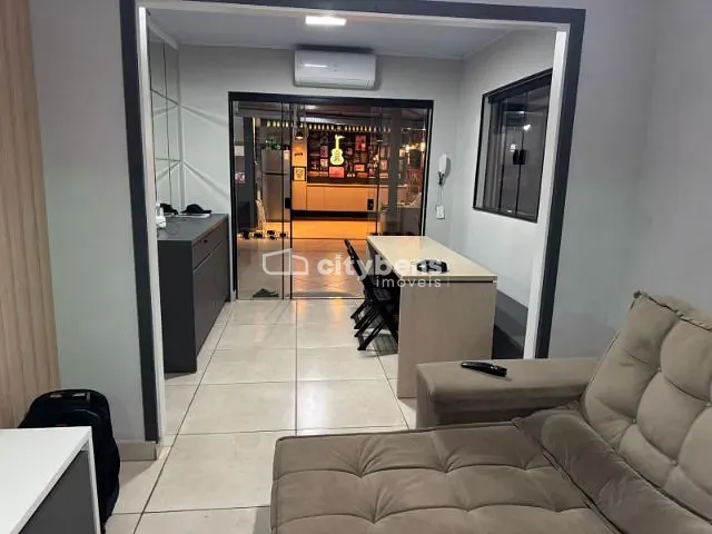 Casa 2 quartos e 3 banheiros, à venda, no bairro Conjunto Habitacional Hilda Mandarino em Araçatuba