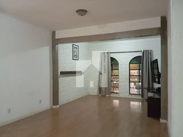 Casa com 250m² 3 quartos e 4 banheiros, à venda ou para alugar, no bairro Jardim Messina em Jundiaí