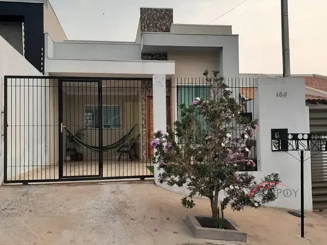 Casa com 150m² 2 quartos e 1 banheiro, à venda, no bairro Loteamento Residencial Veneza em Apucarana