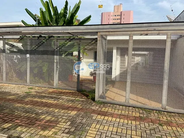 Casa com 550m² 3 quartos e 4 banheiros, à venda, no bairro Canadá em Londrina