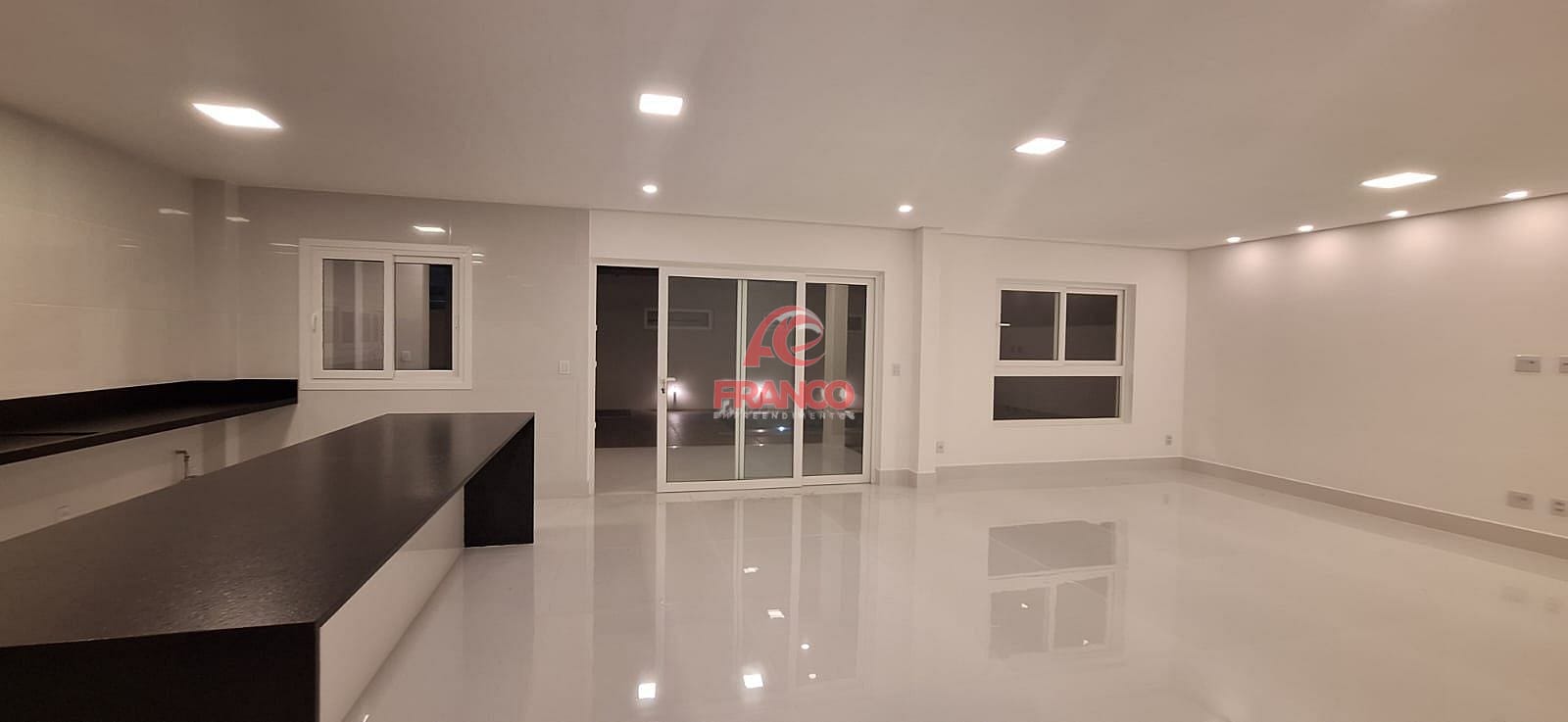 Casa, 4 quartos, 270 m² - Foto 6