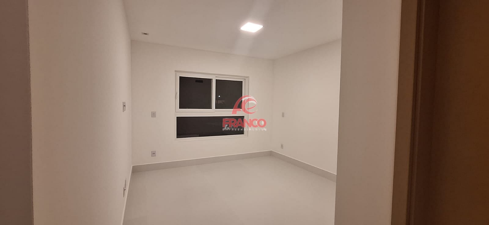 Casa, 4 quartos, 270 m² - Foto 17
