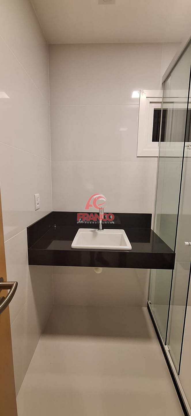 Casa, 4 quartos, 270 m² - Foto 21